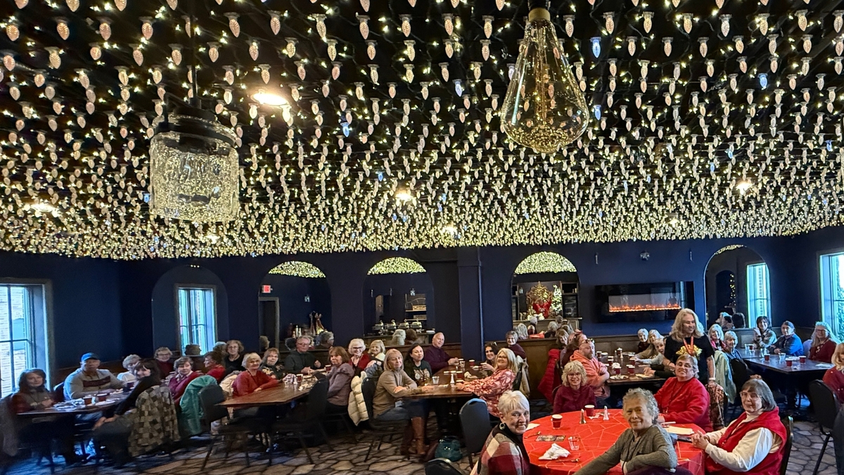 Dining at The Hideaway Tavern & Patio, reservations or walk-in